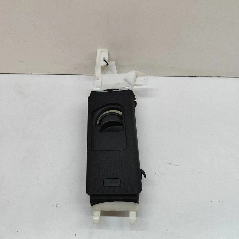 (B) pillar trim (bottom) 8W6867243