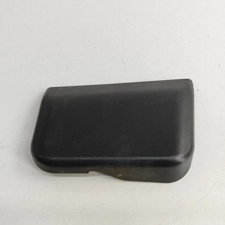 (B) pillar trim (bottom)