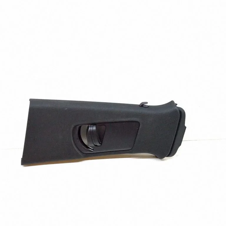 (B) piilari kate (alumine) 8R0867243G