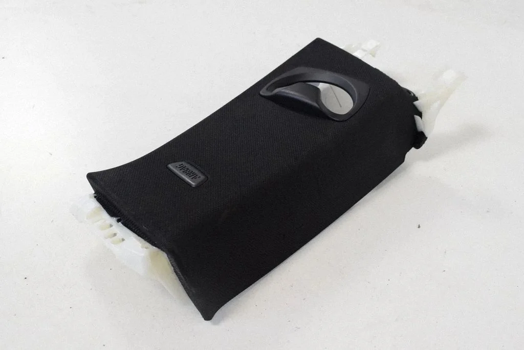 (B) piilari kate (alumine) – BMW 4-seeria F32 F33 (2013-2020)