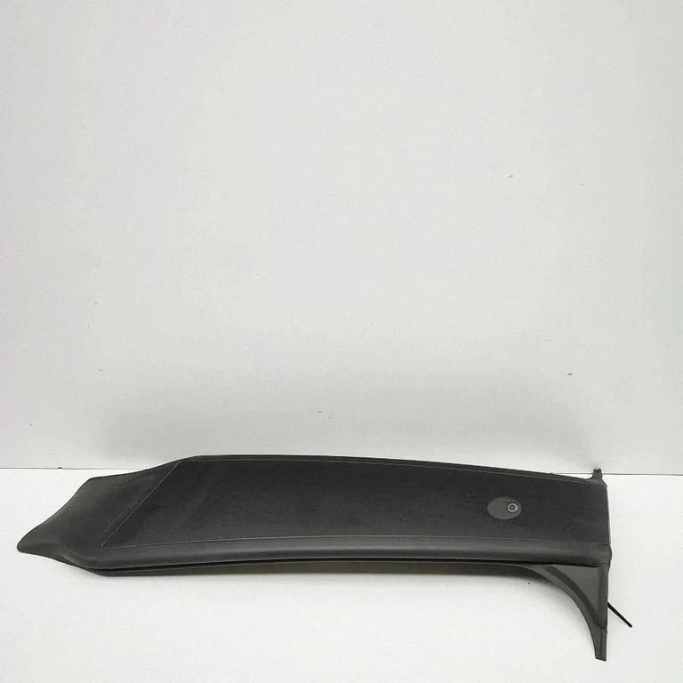(B) pillar trim (top) 162563900B