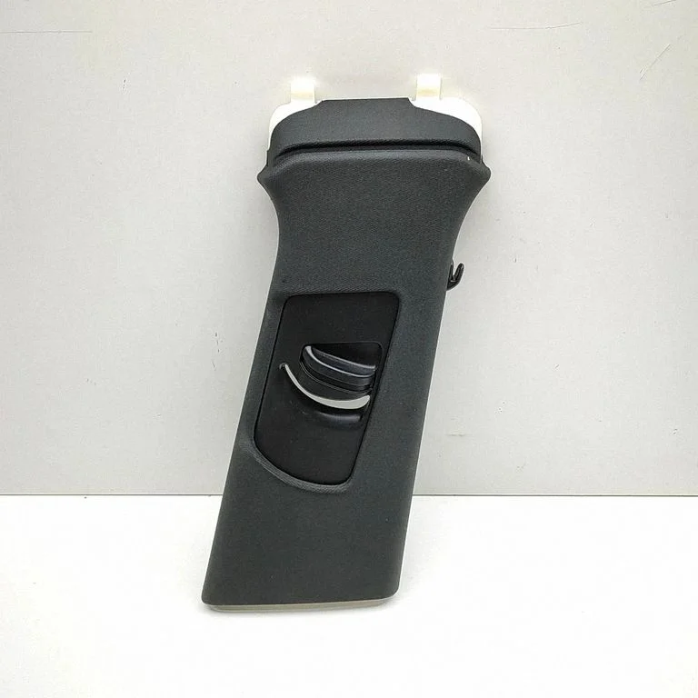 (B) pillar trim (top) – Audi Q5 SQ5 8R (2008-2017)