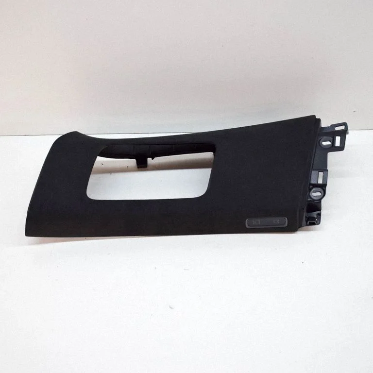 (B) pillar trim (top) 103595116I