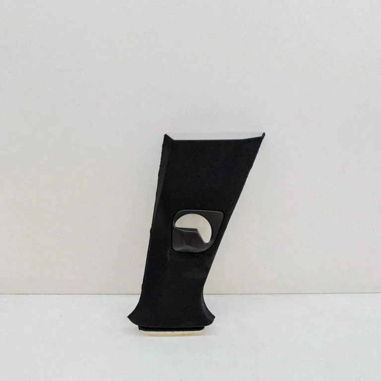 (B) pillar trim (top) – right