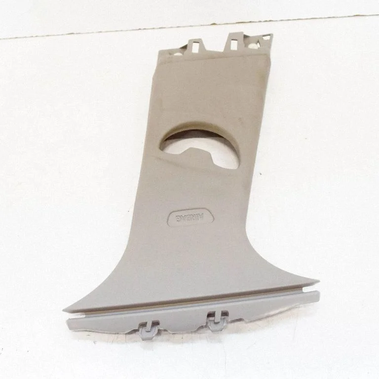 (B) statņa apdare (augšējā) – BMW 1. sērija F20 F21 (2011-2019)