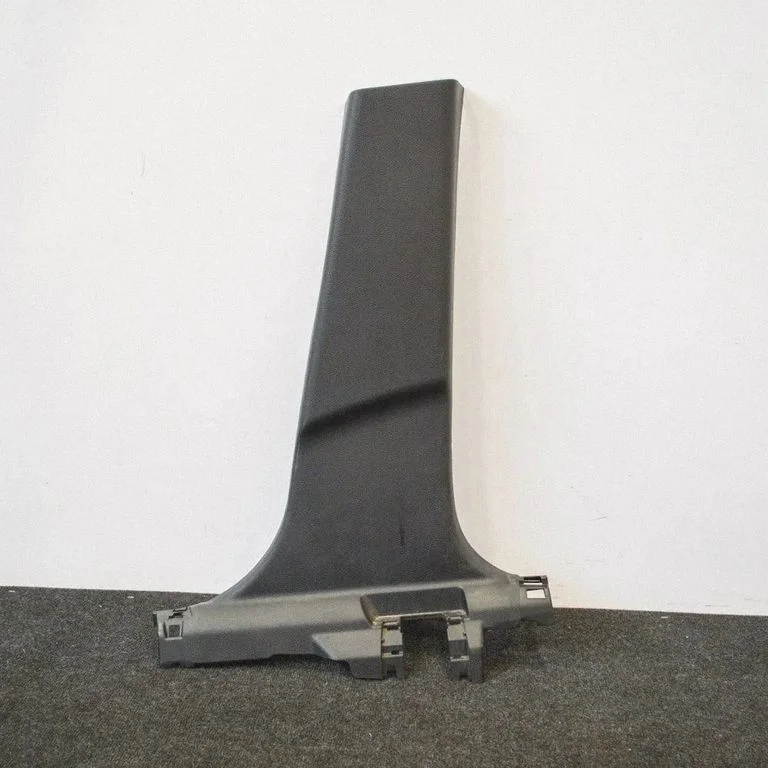(B) statņa apdare (augšējā) – Nissan Qashqai (2010-2014)