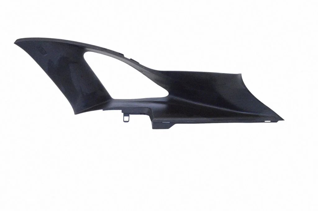 (B) pillar trim (top) HK8351748BLW