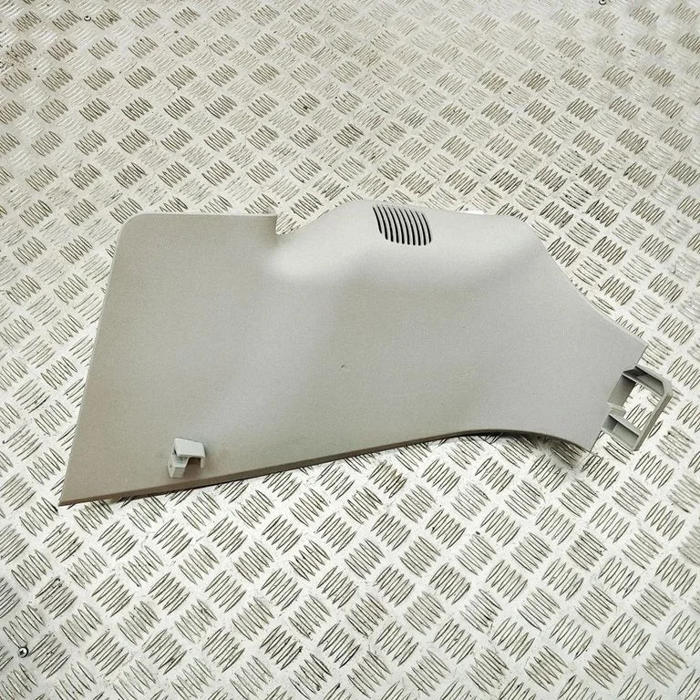 (C) pillar trim 0ZR12TRMAE