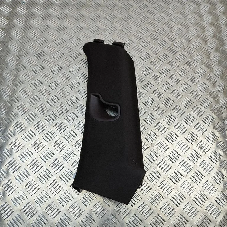 (C) pillar trim – Porsche Cayenne (92A) (2010-2017)