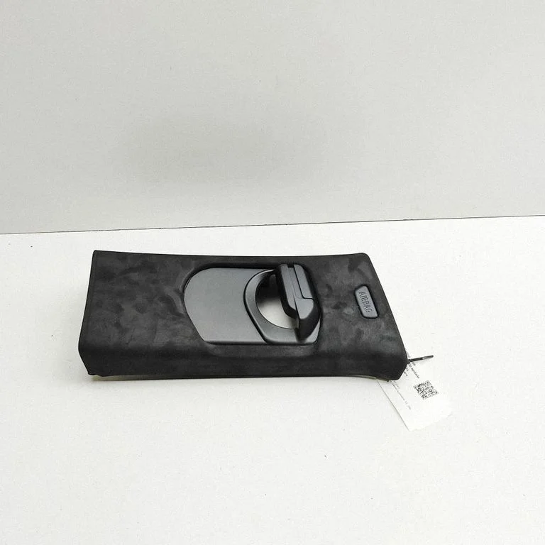 (C) pillar trim – BMW X7 G07 (2018-)