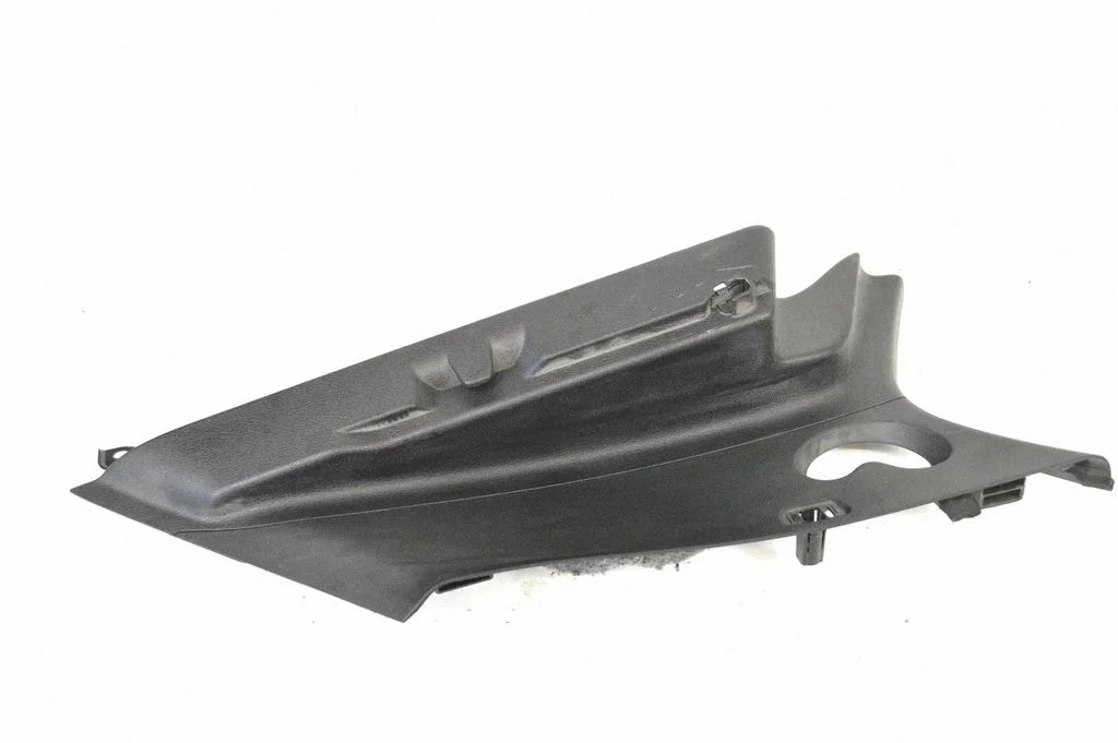 (C) pillar trim 7426402