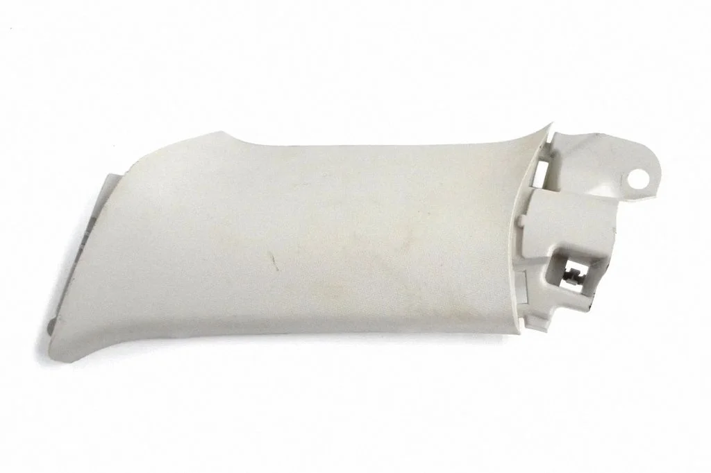 (C) pillar trim GHP968250