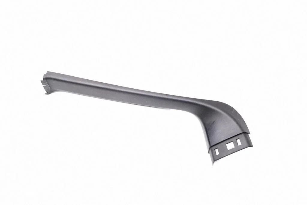 (C) pillar trim 7061396