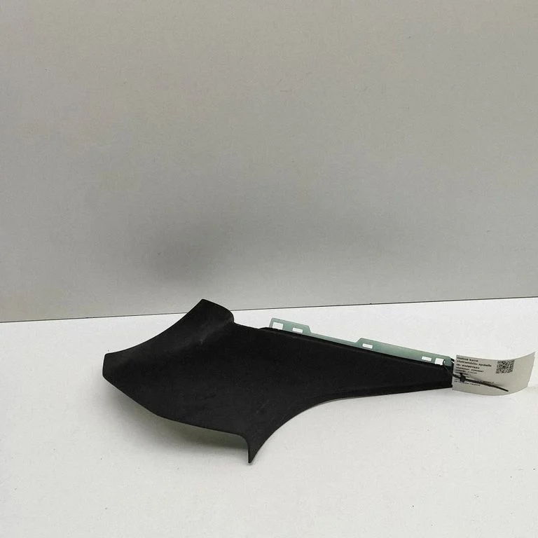 (C) pillar trim 100745706C