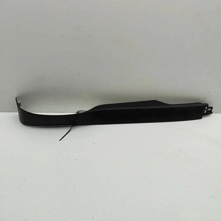 (C) pillar trim 107329200D