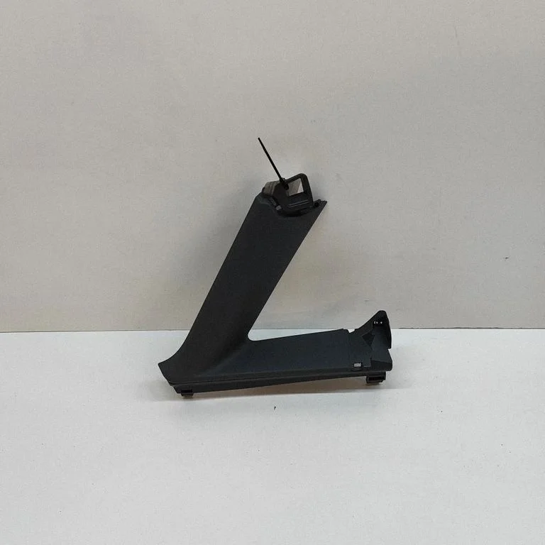 (C) pillar trim – Audi Q4 e-tron (2021-)