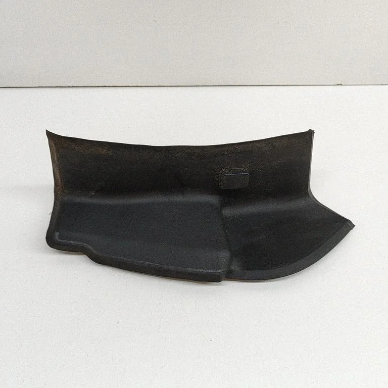 (C) pillar trim A1676901501