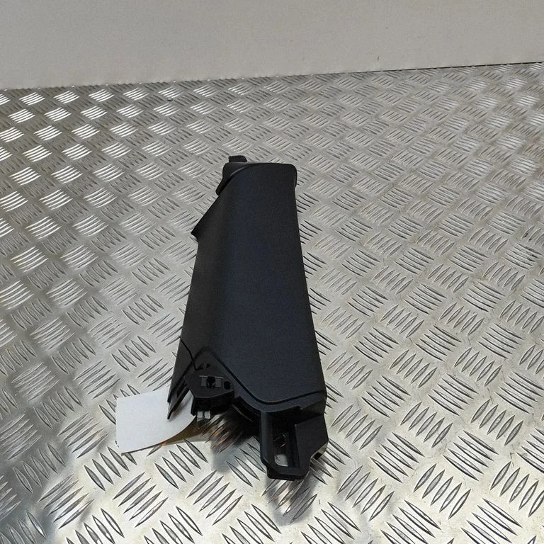 (C) pillar trim – Porsche Macan (95B) (2014-2018)