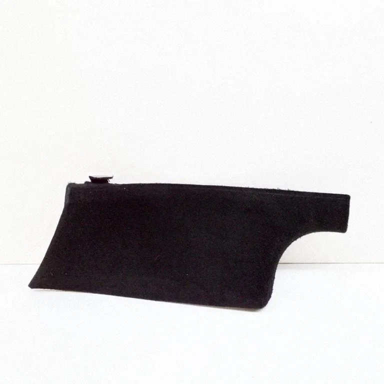 (C) pillar trim – Tesla Model Y (2020-)