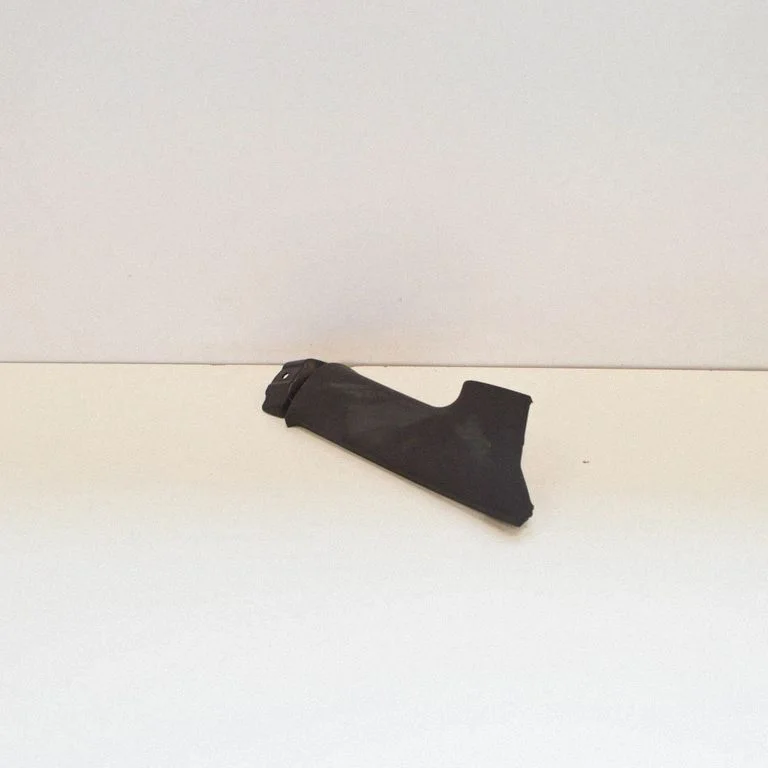 (C) pillar trim 108627790E