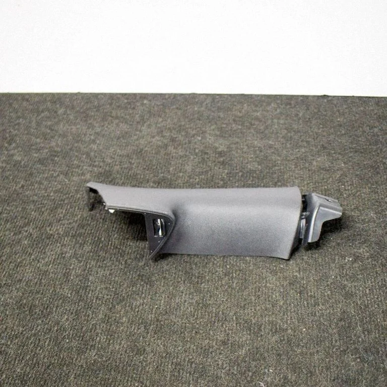 (C) pillar trim 108627700G