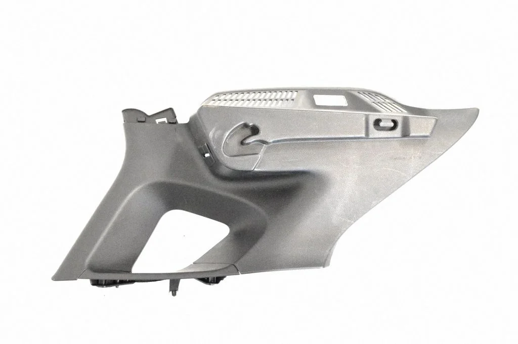 (C) piilari kate – Nissan Qashqai (2014-2016)