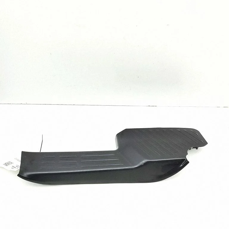 Aizmugurējā sliekšņa apdare (iekšējā) 6791860240
