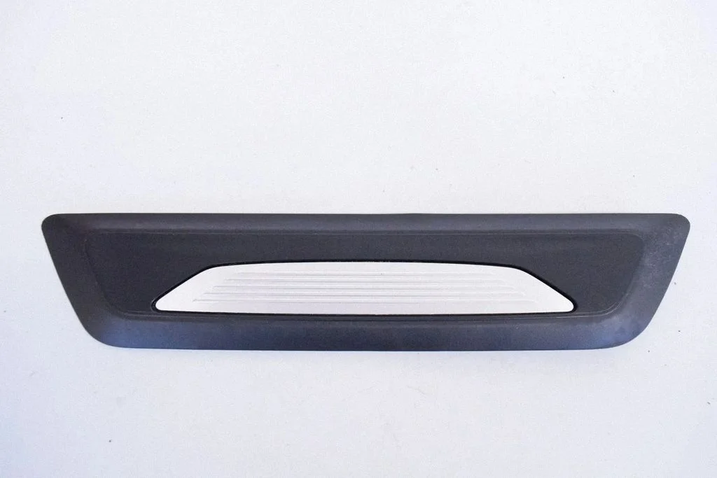 Aizmugurējā sliekšņa apdare (iekšējā) 7324631