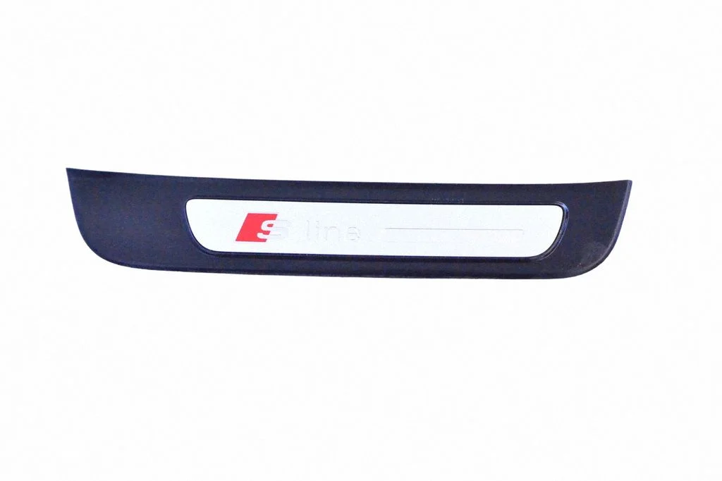 Aizmugurējā sliekšņa apdare (iekšējā) 4G8853376B