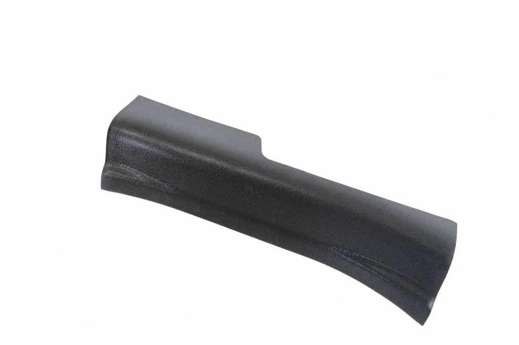 Rear sill trim cover 858752P005