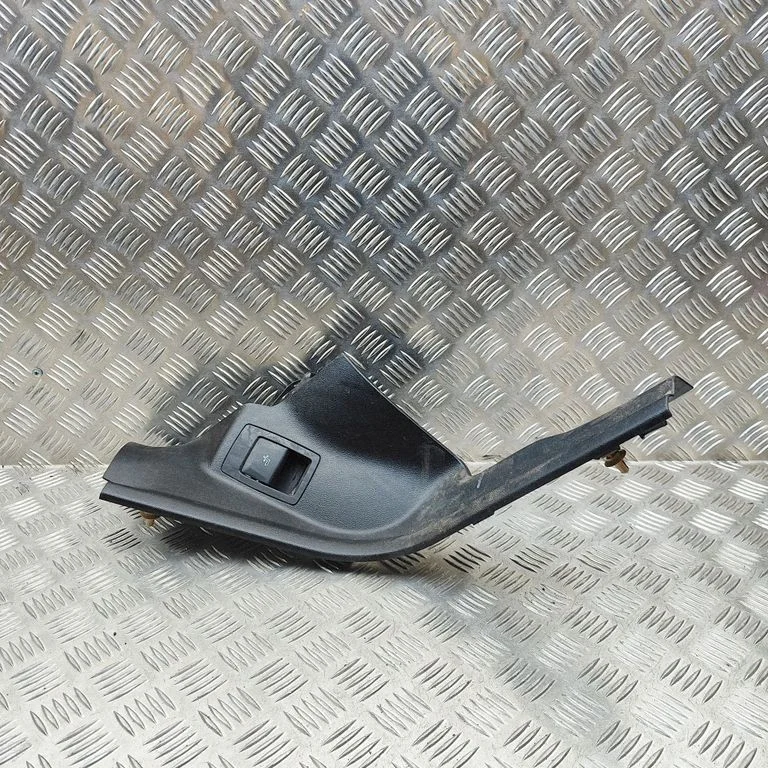 Listwa progowa tylna (wewnętrzna) 7446642