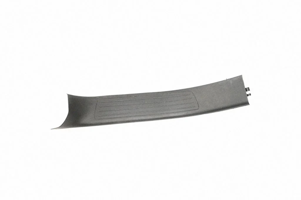 Aizmugurējā sliekšņa apdare (iekšējā) A1666800204