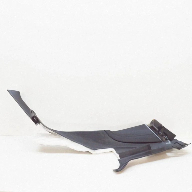 Rear sill trim cover 105176914F