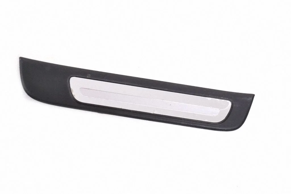 Aizmugurējā sliekšņa apdare (iekšējā) 8K0953376B