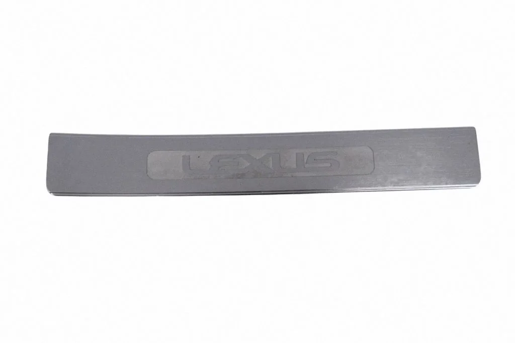 Rear sill trim cover – right