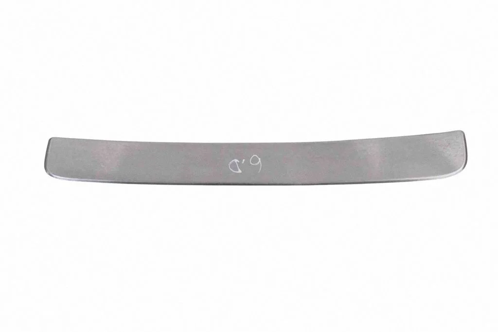 Rear sill trim cover – Volkswagen Phaeton (2002-2016)