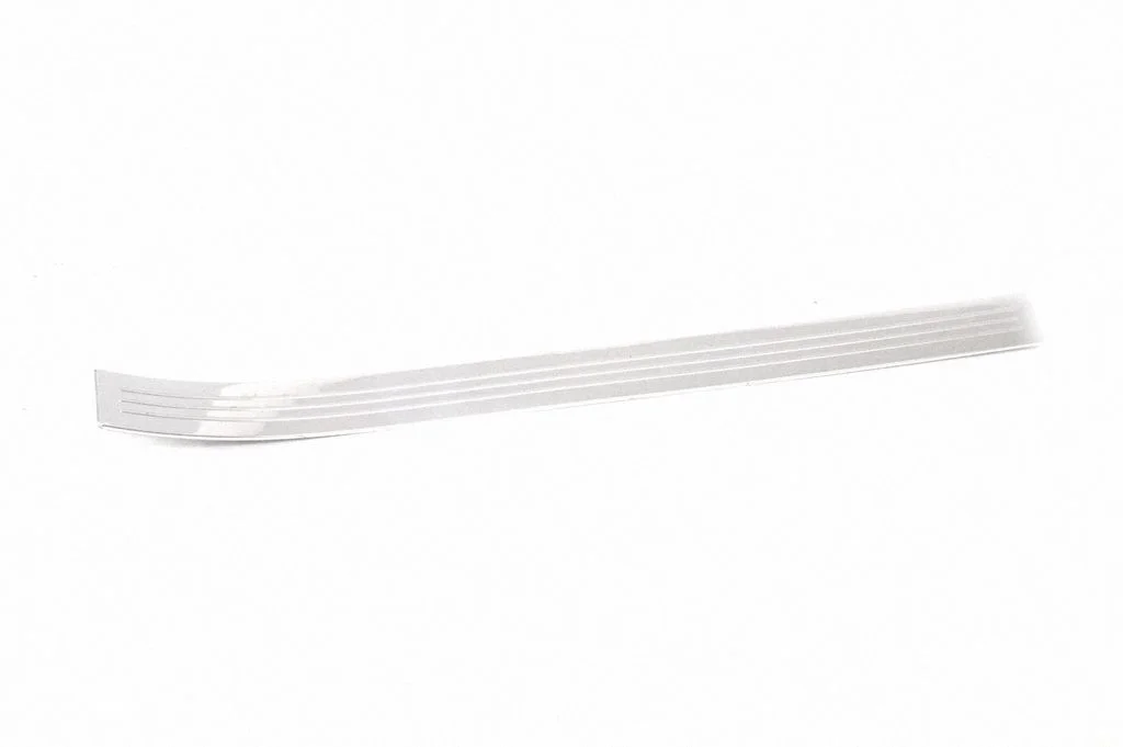 Aizmugurējā sliekšņa apdare (iekšējā) A2216802035