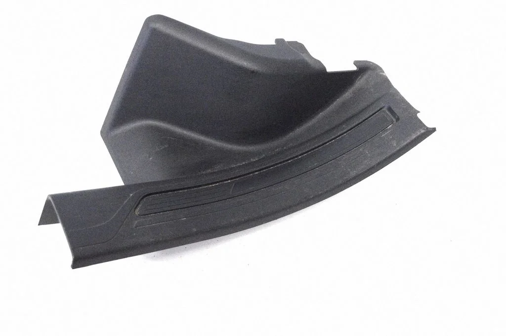 Aizmugurējā sliekšņa apdare (iekšējā) GX7313245A