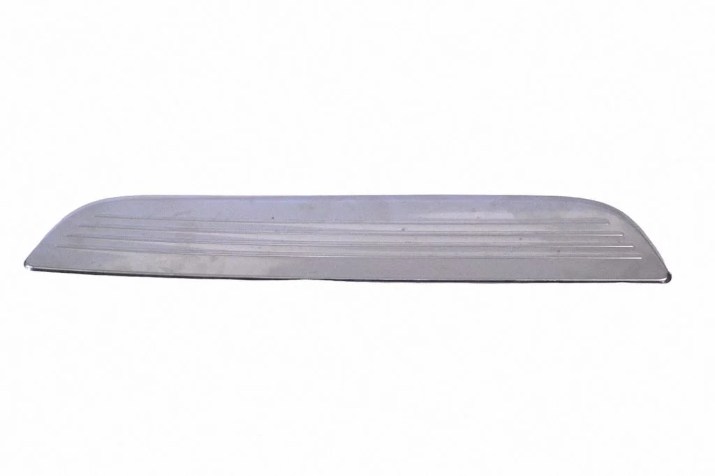 Aizmugurējā sliekšņa apdare (iekšējā) A2056800135