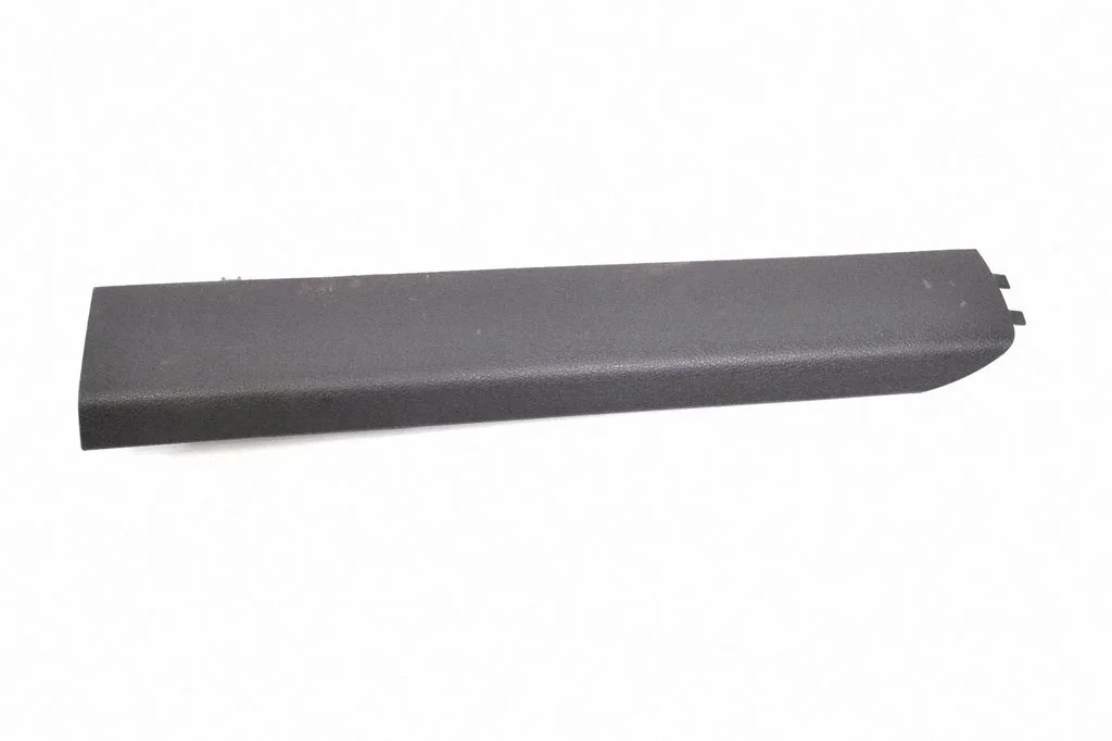 Rear sill trim cover 3M51R044A10BOW