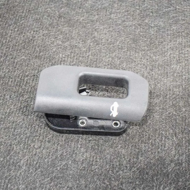 Engine bonnet (hood) release handle B780