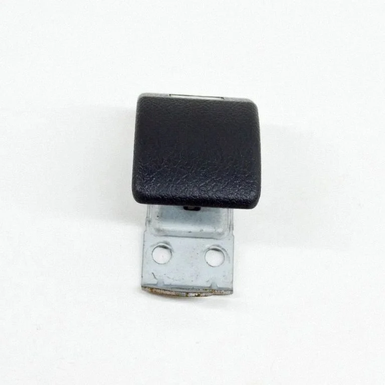Engine bonnet (hood) release handle