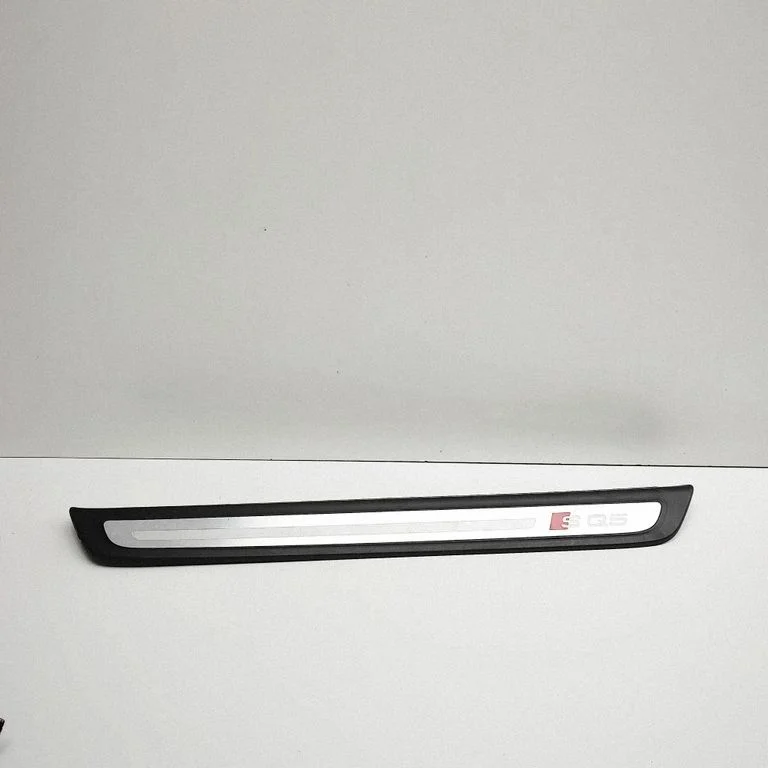 Priekšējā sliekšņa apdare (iekšējā) 8R0853373