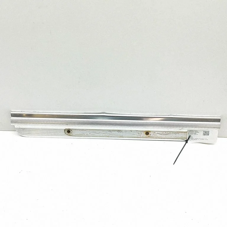 Priekšējā sliekšņa apdare (iekšējā) HJA6061AB
