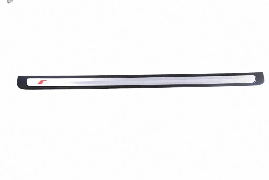 Esilävise kate (sisemine) 8T0853374