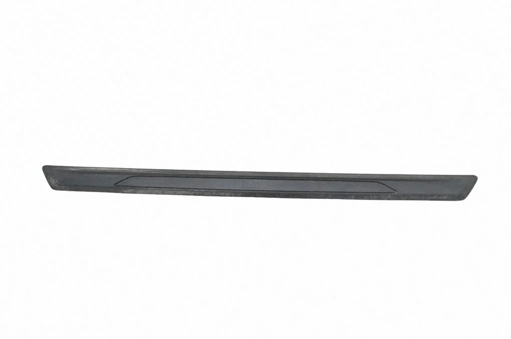 Priekšējā sliekšņa apdare (iekšējā) – BMW 2. sērija F22 F23 (2013-2017)
