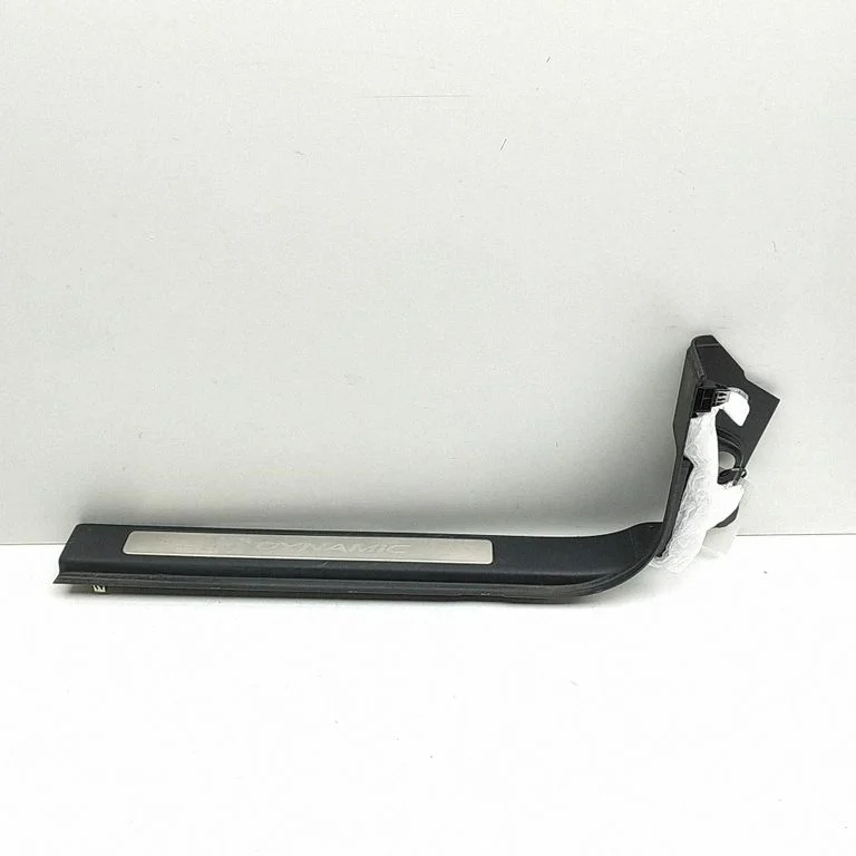 Priekšējā sliekšņa apdare (iekšējā) LK7202348JB