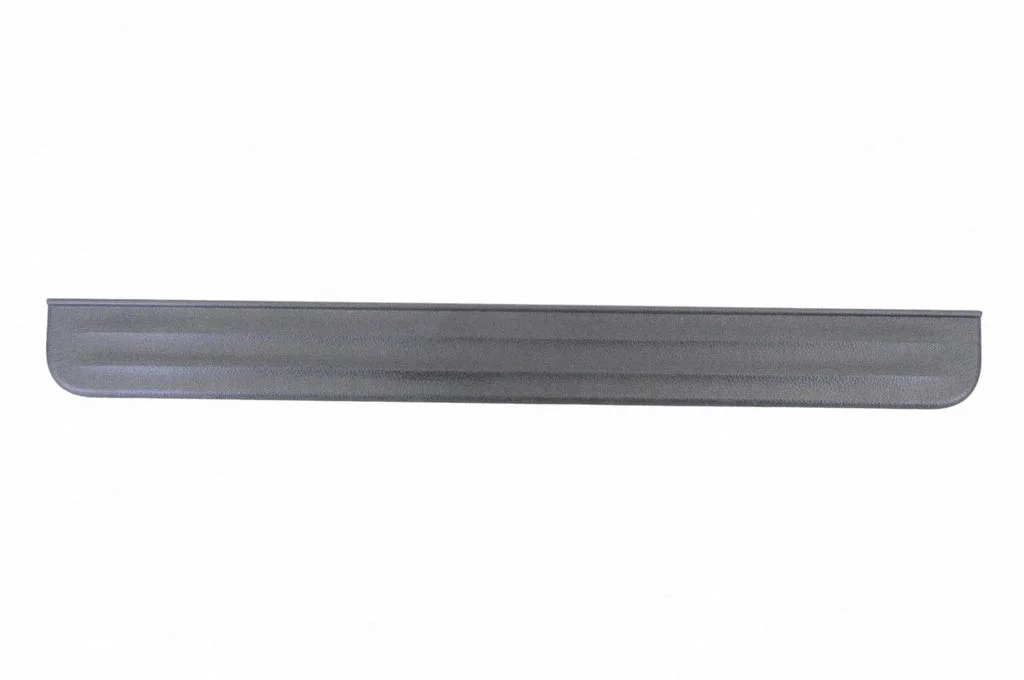 Front sill trim cover