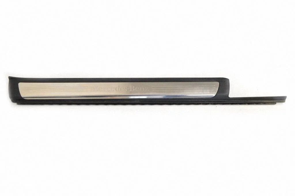 Priekšējā sliekšņa apdare (iekšējā) A1726800635