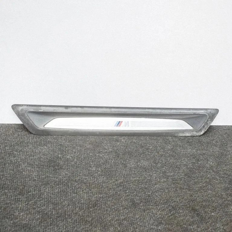 Priekšējā sliekšņa apdare (iekšējā) 8051037